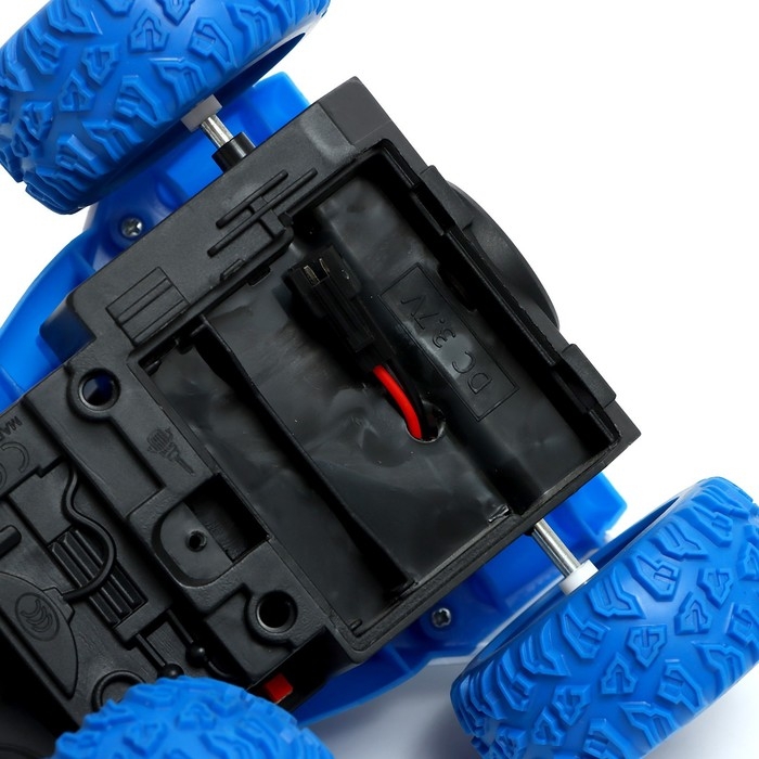 Машинка &laquo;Перевёртыш&raquo;, радиоуправляемая, работает от аккумулятора, цвет синий