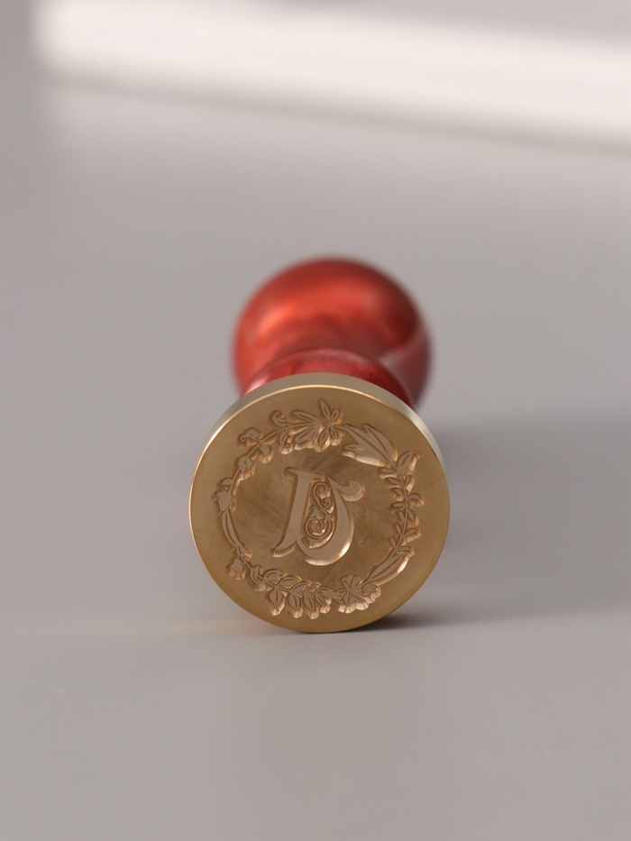 Печать для сургуча с пластиковой ручкой "Венок с буквой U" 2,5х2,5х6,3 см