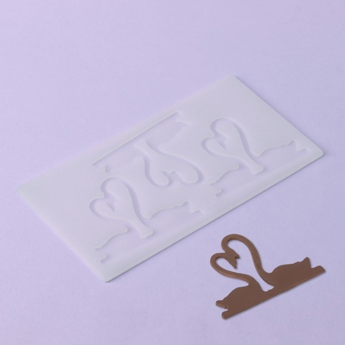 Форма для шоколада &laquo;Пара лебедей&raquo;, силикон, 3 ячейки, 20&times;10,5&times;0,3 см, цвет прозрачный