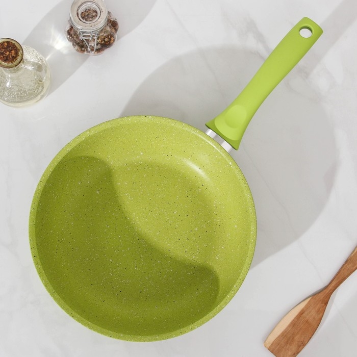 Сковорода Trendy style, d=24 см, пластиковая ручка, антипригарное покрытие, цвет зелёный