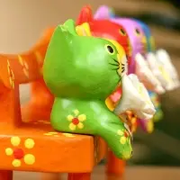 Сувенир "Котята на скамейке" дерево 19х8х6 см, цв. оранжевый