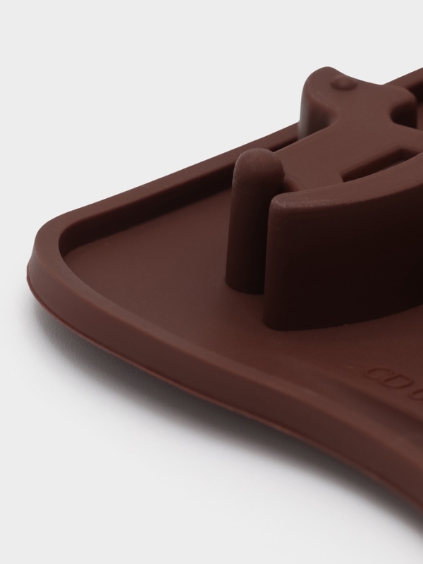 Форма для конфет и шоколада Доляна &laquo;Детские игрушки&raquo;, силикон, 21&times;11 см, 15 ячеек (3,5&times;2 см), цвет МИКС