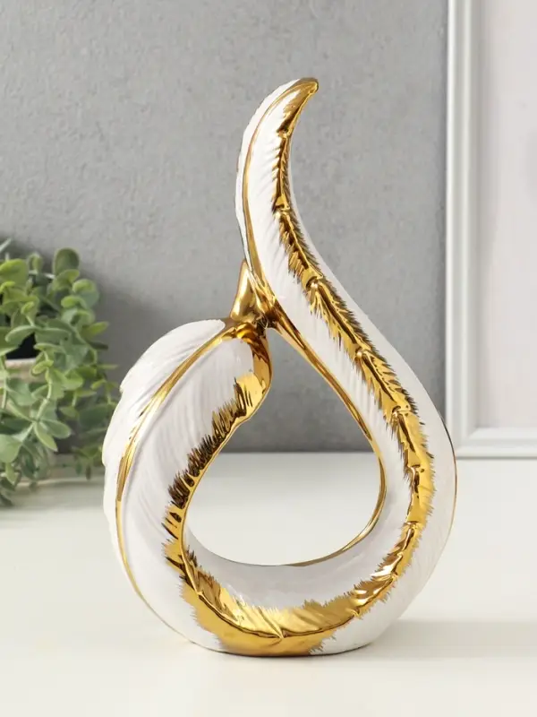 Сувенир керамика "Изогнутое пёрышко" белый с золотом 9х17,5х29,5 см