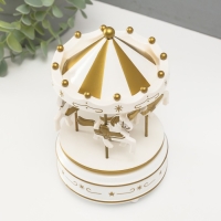 Сувенир пластик музыкальный механический "Карусель - лошадки" белый 10,5х10,5х17,5 см