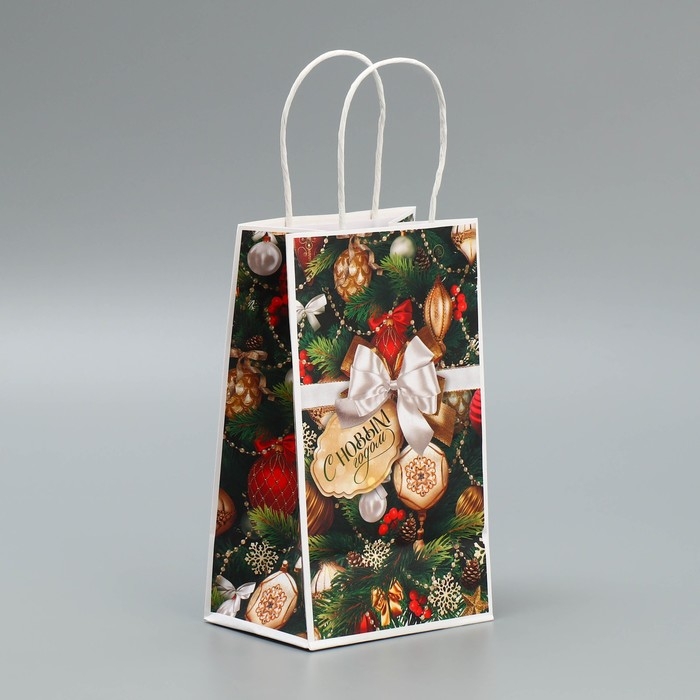 Пакет подарочный новогодний крафтовый &laquo;Игрушки&raquo;, 12 х 21 х 9 см, Новый год