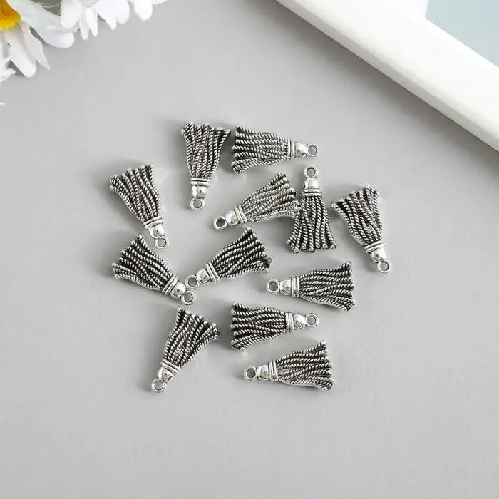 Металлический элемент, декоративная подвеска &laquo;Арт Узор. Кисточка&raquo;, серебро, 2&times;1.2 см