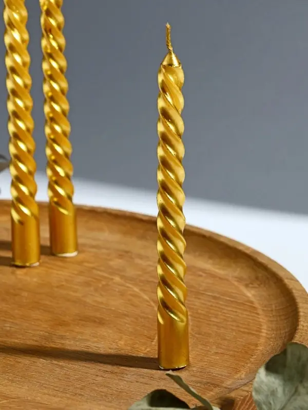 Свечи витые &laquo;Счастья в новом году. Золотой конь&raquo;, 4 шт, 6,8 х 16 х 2 см