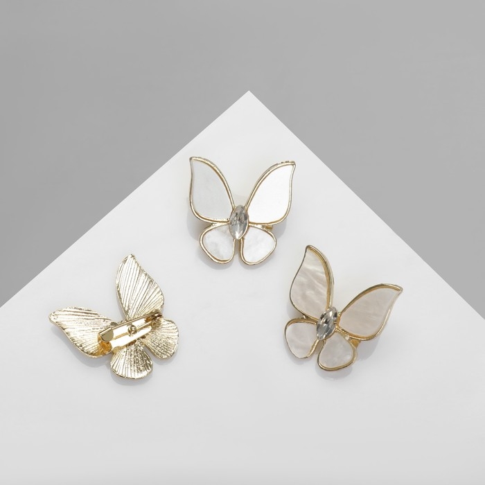 Брошь &laquo;Бабочка&raquo; нежность, цвет белый в золоте (неделимая фасовка 12 шт., цена за шт.)
