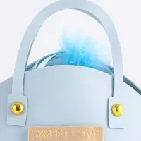 Кожанная подарочная сумочка 14 х 6,5 х 12,8 см небесно-голубая