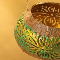 Подсвечник подвесной из кокоса, 9-12 см, зелёно-золотой