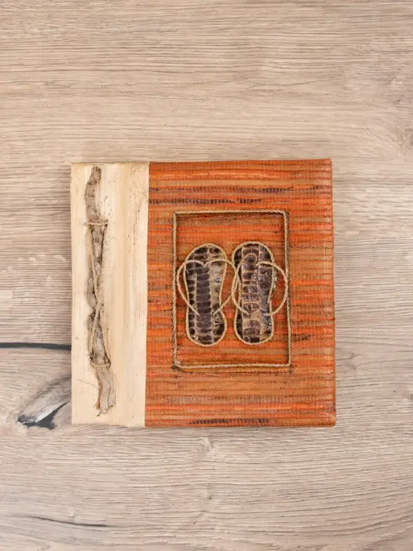 Фотоальбом "Шлепанцы" 10 листов, 19х19х2 см, цв. оранжевый