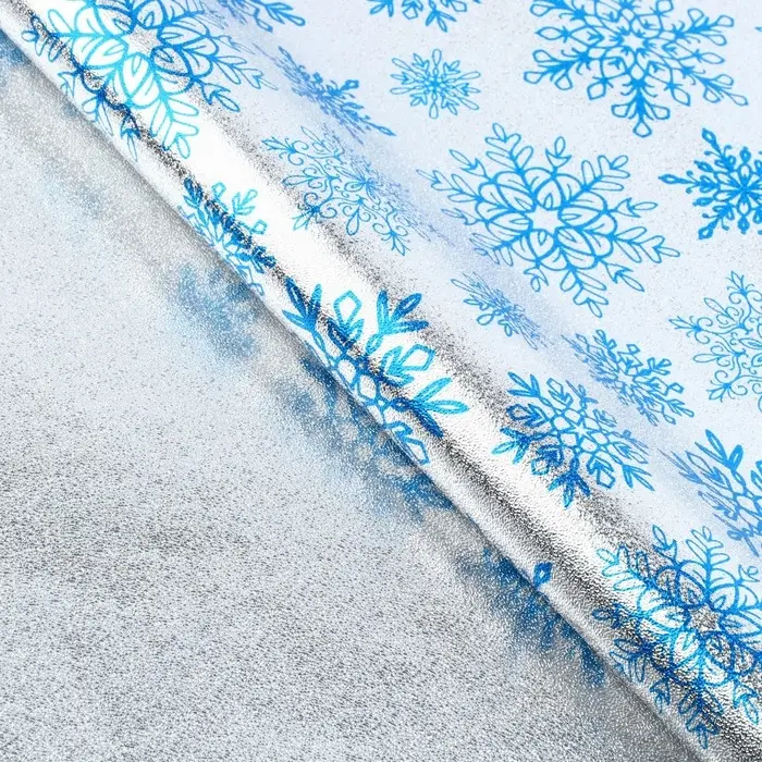 Плёнка упаковочная на Новый год фольгированная &laquo;Снежинки&raquo;, 70 х 50 см