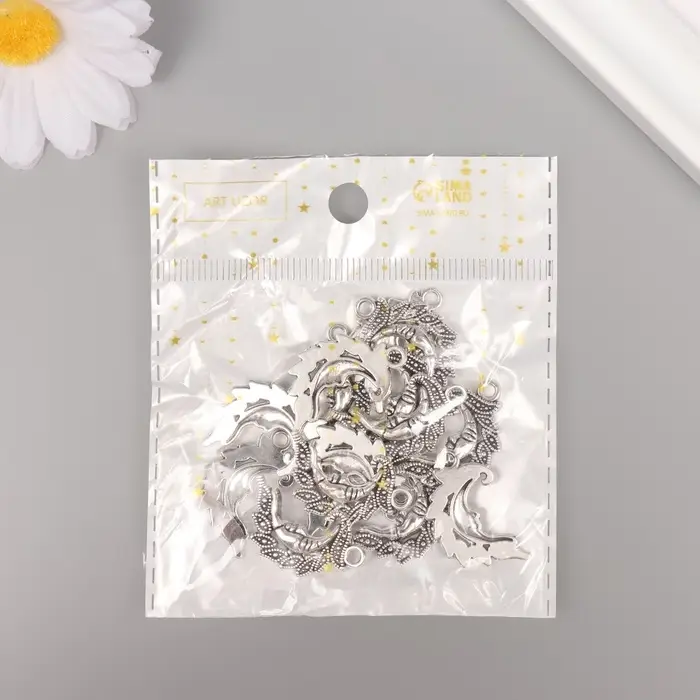 Металлический элемент, декоративная подвеска &laquo;Арт Узор. Узорчатый месяц&raquo;, серебро, 2.6&times;1.5 см