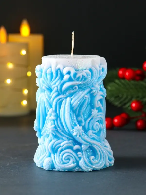 Свеча новогодняя столбик "Резная" голубой