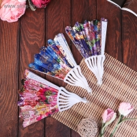 Веер пластик h=23 см "Цветы" изгиб с золотом МИКС