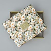 Коробка подарочная складная, упаковка, &laquo;Ромашки&raquo;, 31 х 25.5 х 16 см