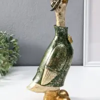 Сувенир полистоун "Гусь в шляпе и зелёном пальто" 9,5х13х30 см