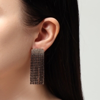 Серьги висячие со стразами &laquo;Водопад&raquo; градиент, мягкий квадрат, цвет бело-серый в золоте, 5,7 см