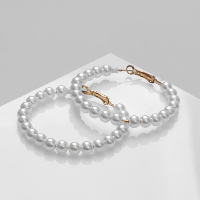 Серьги-кольца &laquo;Нежность жемчуга&raquo; кольца средние, цвет белый в золоте, d=5,5 см