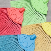 Метла веерная без черенка Доляна, 32&times;24,5 см, цвет МИКС