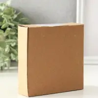 Сувенир полистоун "Девушка читает книгу" чёрный 4х11,3х11,7 см