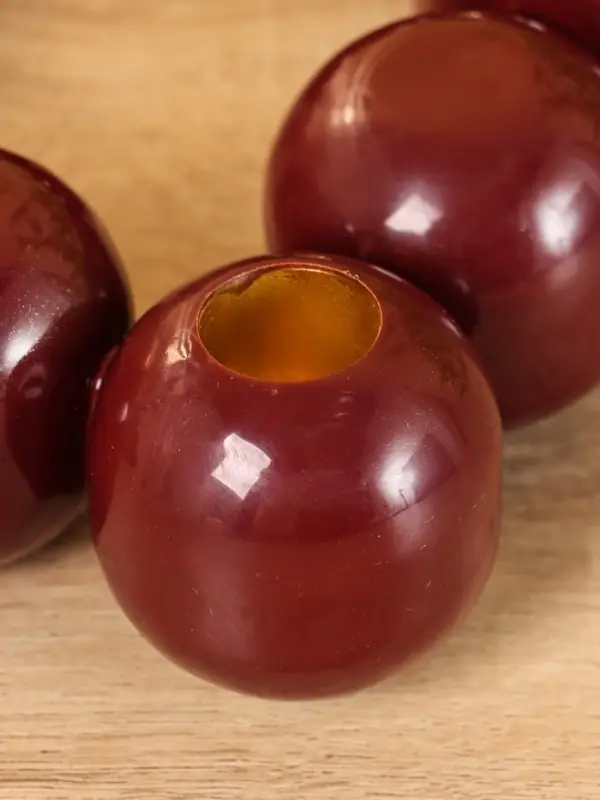 Подсвечник на 4 свечи &laquo;Бусы&raquo;, с 12 сферами, 20.5&times;20.5&times;5.5 см, сливовый