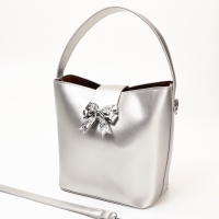 Сумка женская, 27*7*12, отд на молнии, длин ремень, серебро