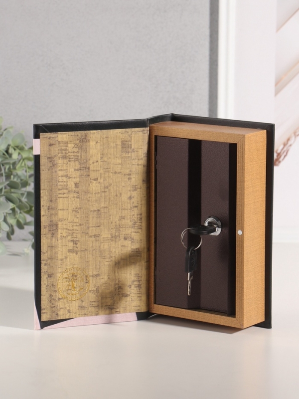 Сейф-книга дерево кожзам "Антон Чехов. Палата №6" 21х13х5 см