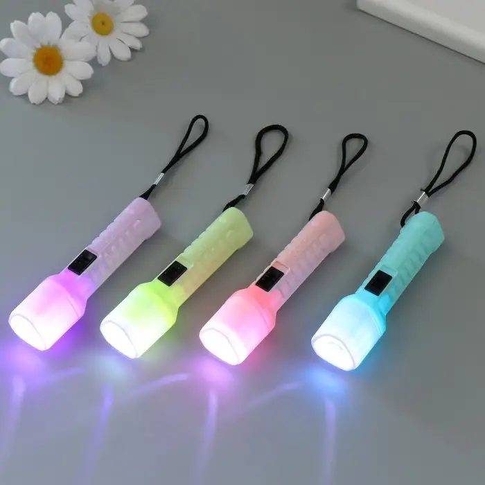 Фонарик брелок для ключей на кольце &laquo;Зефирный&raquo;, LR44&times;3 шт., 2.5&times;2.7&times;9.5 см, МИКС