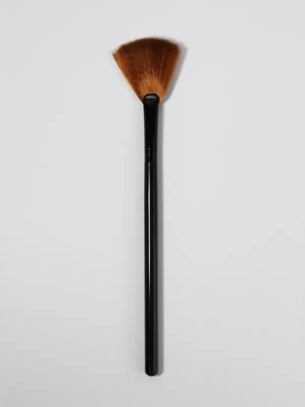 Кисть для макияжа, веерная, 17 (&plusmn;3) см, коричневая