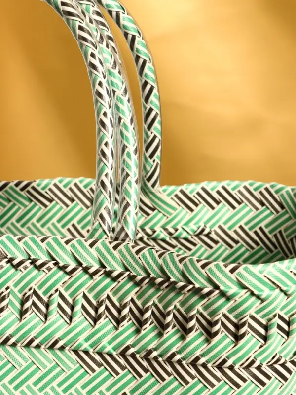 Сумка плетёная, 30&times;15&times;35 см, пластик, чёрно-бирюзовая