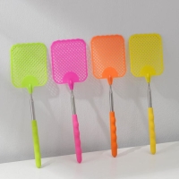 Мухобойка телескопическая, длина 26-70 см, размер рабочей части 8&times;9,4 см, цвет МИКС