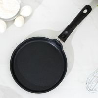 Сковорода блинная &laquo;Традиция&raquo;, d=22 см, съёмная ручка, антипригарное покрытие, цвет чёрный