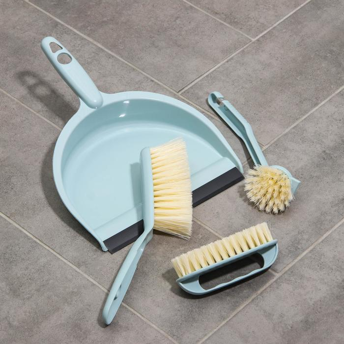 Щётки для уборки Доляна, 4 предмета: совок, 3 щётки, 30&times;21&times;12 см, цвет МИКС