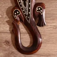 Панно настенное дерево "Геккон коричневый с орнаментом" 1х11х30 см