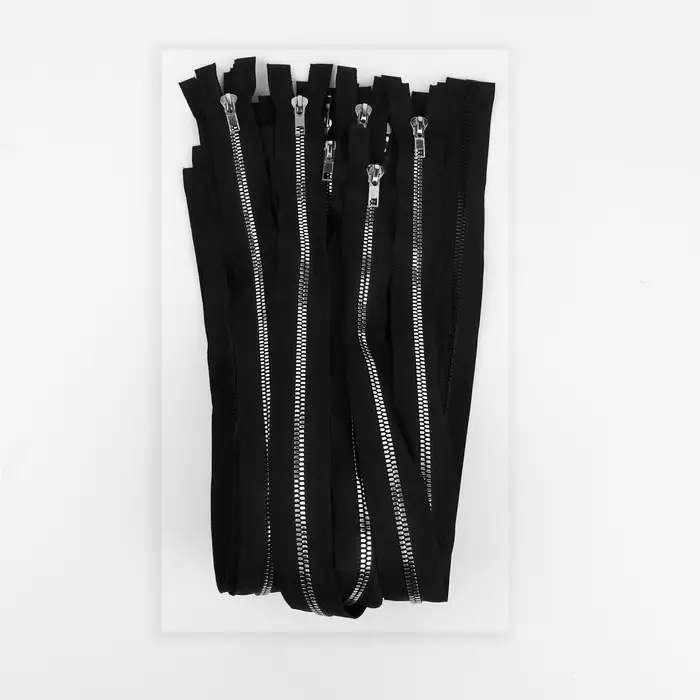 Молния &laquo;Трактор&raquo;, №5, разъёмная, декоративное звено &laquo;Акулий зуб&raquo;, замок автомат, 60 см, чёрная