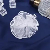 Резинка для волос бант &laquo;Школьница&raquo;, воздушная волна блеск, 7 см, белая