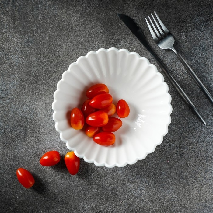 Салатник фарфоровый Magistro &laquo;Цветок&raquo;, 0,45 л, d=16 см, цвет белый
