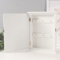 Ключница дерево 6 крючков "Веточка цветочная" состаренный белый 6х22х30 см