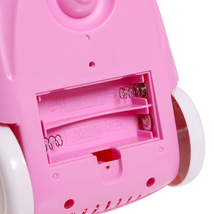 Набор &laquo;Хозяюшка&raquo;: пылесос со светом и звуком, принадлежности для уборки