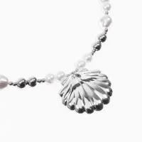 Кулон на жемчужных бусах "Ракушка", цвет белый в серебре