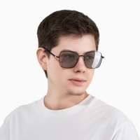 Очки солнцезащитные фотохромные, uv 400, дужка 13.5 см, ширина 12.7 см, линза 5 х 5.5 см