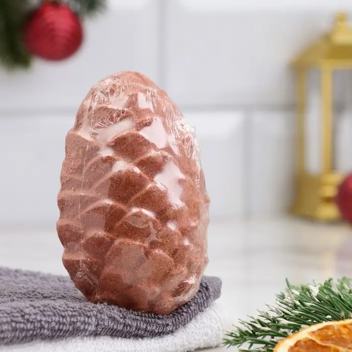 Бомбочка для ванн "Новогодняя шишка" аромат хвойного леса, 50 г