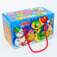 Новый год. Подарочная коробка Новогодняя Посылка "Змеята" с веревочными ручками с анимацией 20 x12 см.