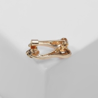 Брошь &laquo;Зуб&raquo; со стразой, цвет белый в золоте