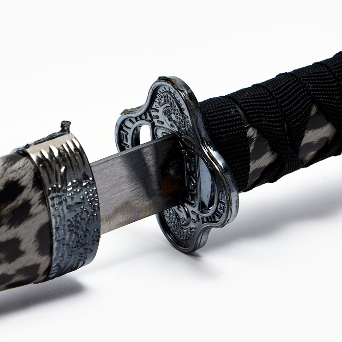 Сувенирное оружие &laquo;Катана на подставке&raquo;, темно серые ножны под леопарда, 89см