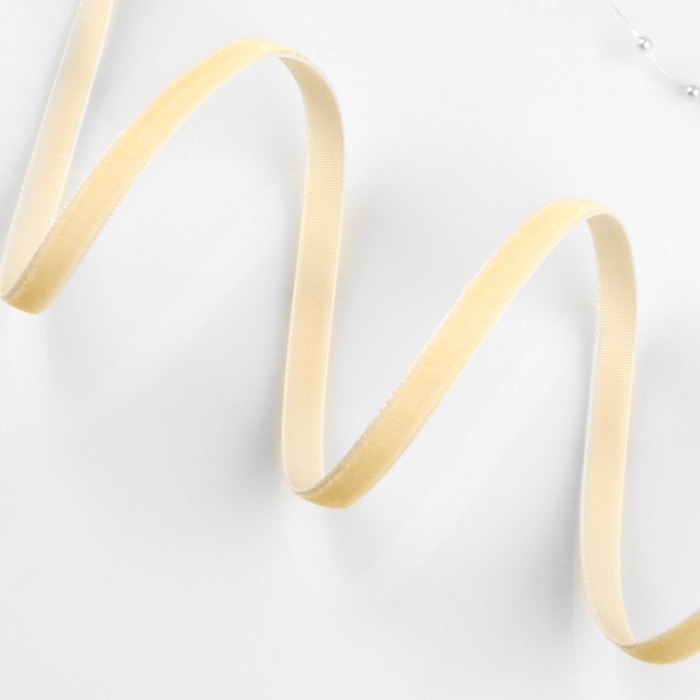 Лента бархатная, 6 мм, 18 &plusmn; 1 м, цвет молочный №04