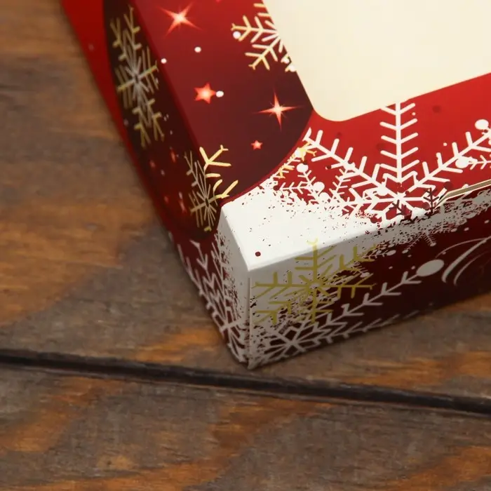 Коробка складная с окном &laquo;Новый год&raquo; 20&times;20&times;4 см