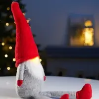 Фигура текстиль &laquo;Гномик в красной шапке&raquo; 60 см, 1 LED, LR1130х3 (в компл.), Т/БЕЛЫЙ