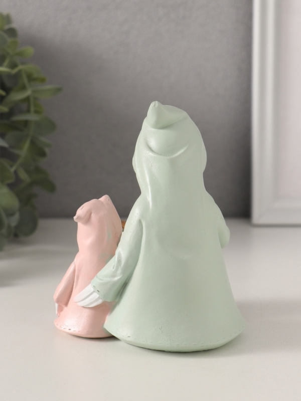 Сувенир полистоун "Утка с утёнком в дождевиках читают книгу" 9х8,5х11 см